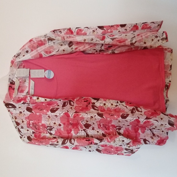 2 Piece Floral Blouse with Matching Tank - Picture 12 of 13